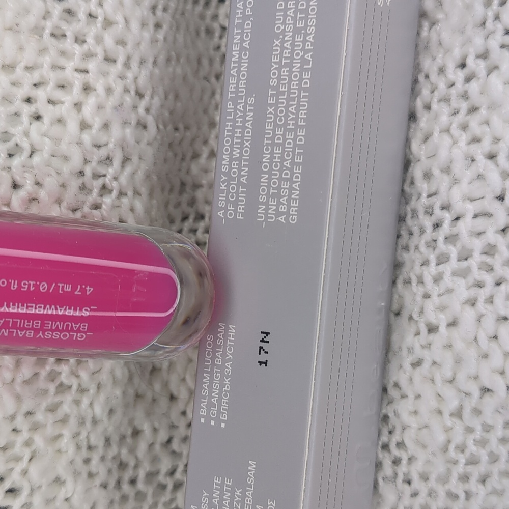 R.E.M. Beauty Strawberry Soda Essential Drip Glossy Balm, 4.7ml/0.15fl oz - Picture 8 of 10